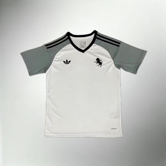 Juventus 2024-2025 Goalkeeper Kit